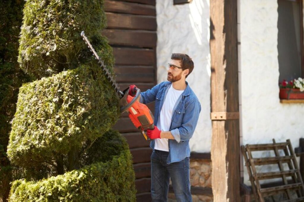 Commercial hedge trimming